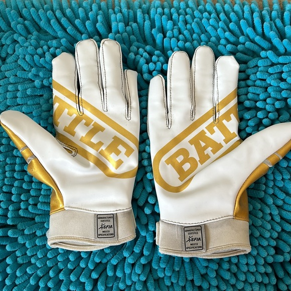 🏈BATTLE FOOTBALL GLOVES MEN’S MEDIUM🏈 - Picture 2 of 6
